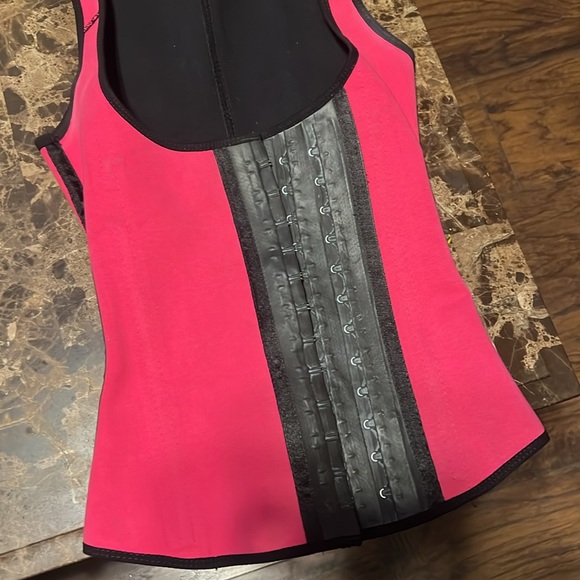 Ann Michell🤩 - Picture 2 of 3